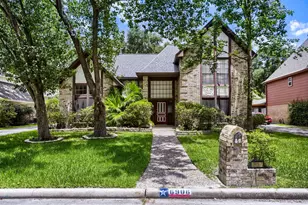 6906 Mossridge Dr, Houston, TX 77069 - Photo 2
