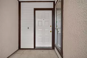 12327 Crest Lake Dr, Houston, TX 77072 - Photo 4