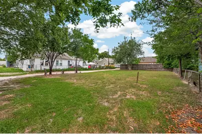 2201 Sumpter Street, Houston, TX 77026 - Photo 1