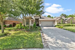 109 Crinium Lily Ct, Montgomery, TX 77316 - Photo 2
