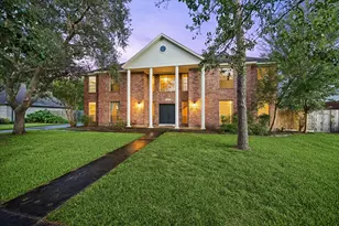 1414 W Castlewood Ave, Friendswood, TX 77546 - Photo 1
