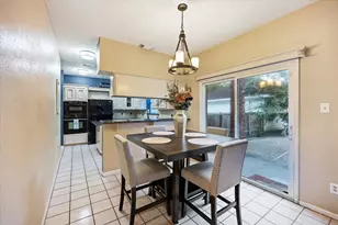 1414 W Castlewood Ave, Friendswood, TX 77546 - Photo 6