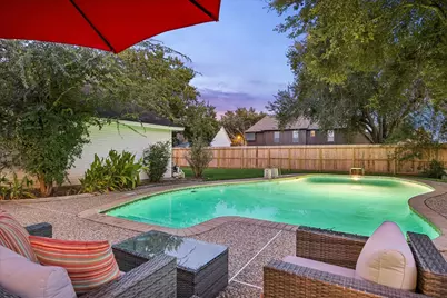1414 W Castlewood Avenue, Friendswood, TX 77546 - Photo 2