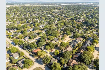 10302 Wayward Wind Lane, Houston, TX 77064 - Photo 32