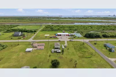 1811 Broadway Avenue, Port Bolivar, TX 77650 - Photo 14
