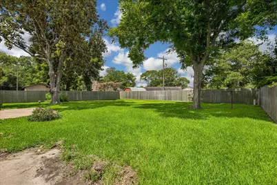 405 N Fulton Street, Texas City, TX 77591 - Photo 28