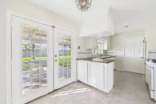 3035 Guese Rd, Houston, TX 77018 - Photo 8