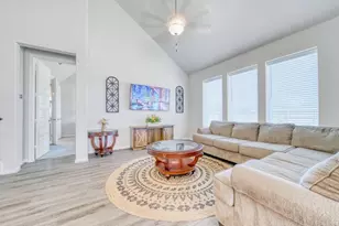 11802 Autumn Leaf Dr, Mont Belvieu, TX 77535 - Photo 10