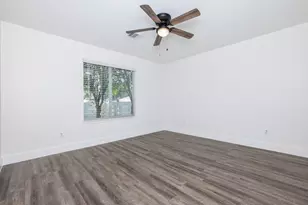 10225 Farrell Dr, Houston, TX 77070 - Photo 16