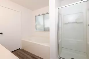 10225 Farrell Dr, Houston, TX 77070 - Photo 8