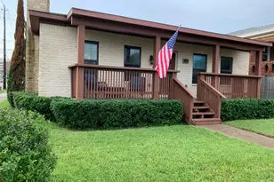 728 Sealy St, Galveston, TX 77550 - Photo 1
