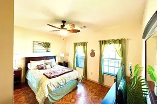 728 Sealy St, Galveston, TX 77550 - Photo 8