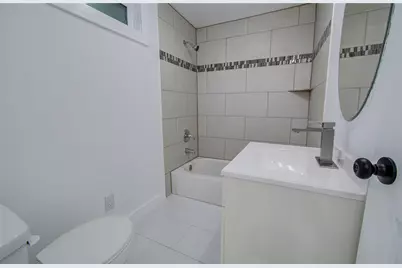 7530 Park Place Boulevard, Houston, TX 77087 - Photo 38