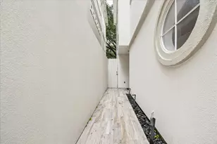 6406 Rodrigo St, Houston, TX 77007 - Photo 2