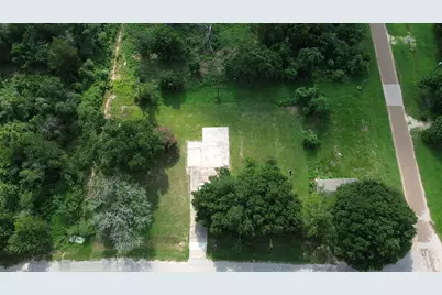 210 5th Street, Hempstead, TX 77445 - Photo 2