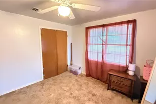 332 Henson St, El Campo, TX 77437 - Photo 16