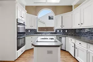 11930 Carriage Hill Dr, Houston, TX 77077 - Photo 2