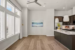 728 Carriage Knls Dr, Houston, TX 77008 - Photo 10