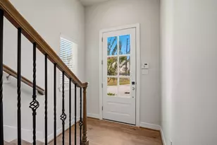 728 Carriage Knls Dr, Houston, TX 77008 - Photo 4