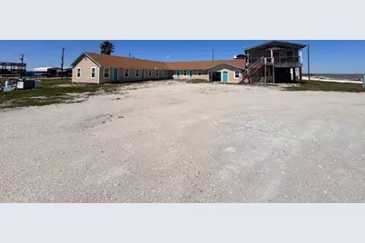 1301 N Ocean Drive, Port Lavaca, TX 77979 - Photo 1