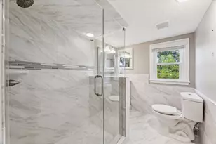 205 W Bayou Dr, Dickinson, TX 77539 - Photo 24