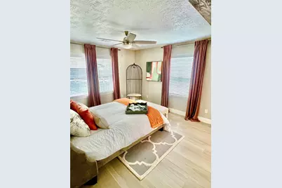 205 W Bayou Drive, Dickinson, TX 77539 - Photo 14