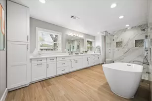 205 W Bayou Dr, Dickinson, TX 77539 - Photo 20