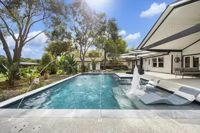 205 W Bayou Drive, Dickinson, TX 77539 - Photo 4