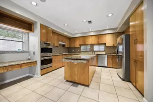 7706 Portal Dr, Houston, TX 77071 - Photo 4