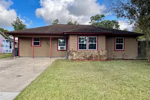 1113 Chevy Chase Dr, Angleton, TX 77515 - Photo 1