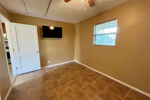 1113 Chevy Chase Dr, Angleton, TX 77515 - Photo 14