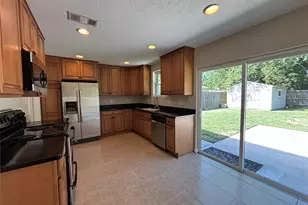 409 Bellmar Ln, Friendswood, TX 77546 - Photo 4