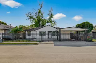 264 Parker Rd, Houston, TX 77076 - Photo 2