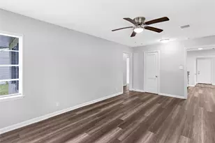 1104 Southampton St, Angleton, TX 77515 - Photo 6