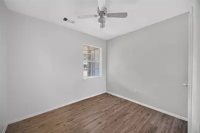 5114 Heatherbrook Drive, Houston, TX 77045 - Photo 12