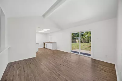 5114 Heatherbrook Drive, Houston, TX 77045 - Photo 6