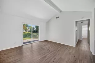 5114 Heatherbrook Dr, Houston, TX 77045 - Photo 8