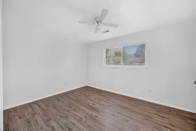 5114 Heatherbrook Drive, Houston, TX 77045 - Photo 18