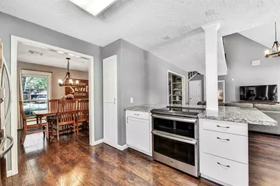 404 Independence Drive, Friendswood, TX 77546 - Photo 14