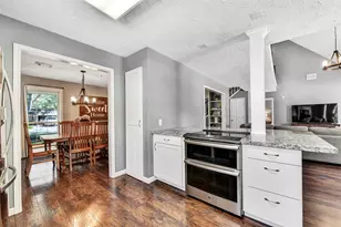 404 Independence Dr, Friendswood, TX 77546 - Photo 14