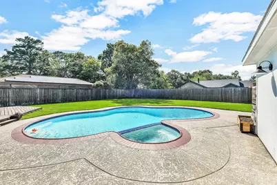 404 Independence Drive, Friendswood, TX 77546 - Photo 32