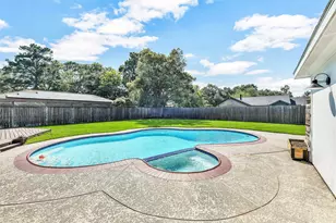 404 Independence Dr, Friendswood, TX 77546 - Photo 32