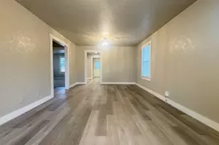 510 W 6th St, Brenham, TX 77833 - Photo 4