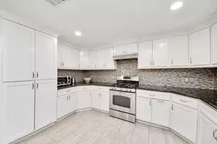 9422 Pipestone St, Houston, TX 77074 - Photo 10
