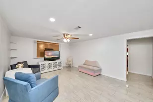 9422 Pipestone St, Houston, TX 77074 - Photo 12