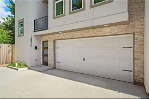 1521 Laird St, Houston, TX 77008 - Photo 2