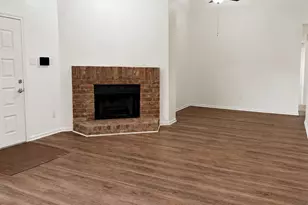 3150 Walnut Bend Ln, Houston, TX 77042 - Photo 2