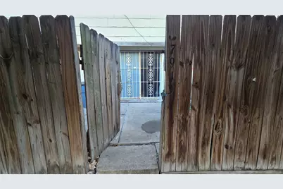 7913 Grove Ridge Drive, Houston, TX 77061 - Photo 26