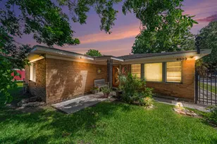 6503 Sharon Ln, Hitchcock, TX 77563 - Photo 1