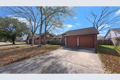 16730 Barkentine Lane, Friendswood, TX 77546 - Photo 2